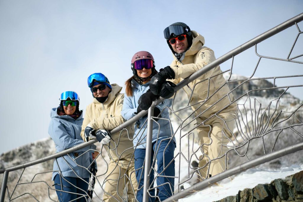 Wild-Horizon-ski-instructors-teamjpg